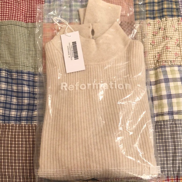 Reformation Sweaters - Reformation Kieran cashmere button back gossamer sweater M NWT